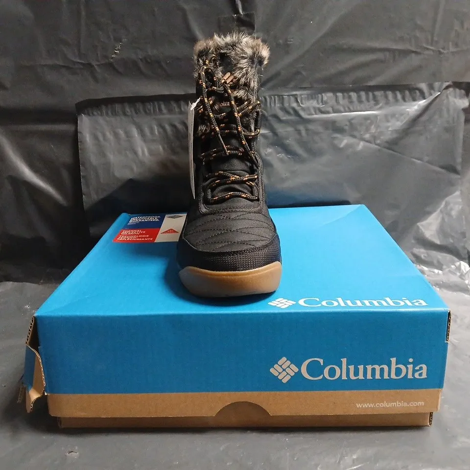 BOXED PAIR OF COLUMBIA ANKLE BOOTS IN BLACK SIZE UK 6.5