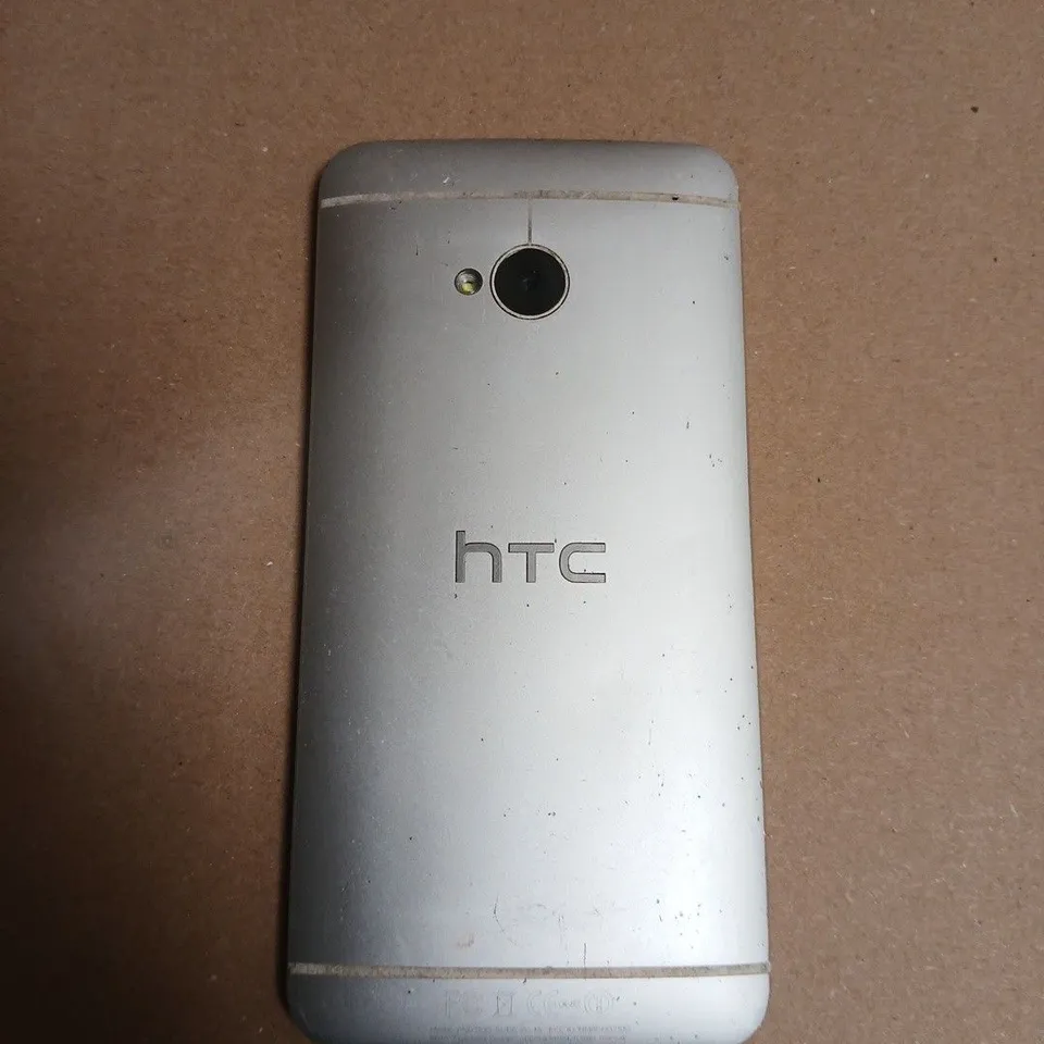 HTC ONE (M7) SMARTPHONE – SILVER