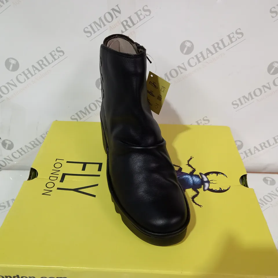 FLY LONDON BLACK ARKANSAS BOOTS - SIZE EU37