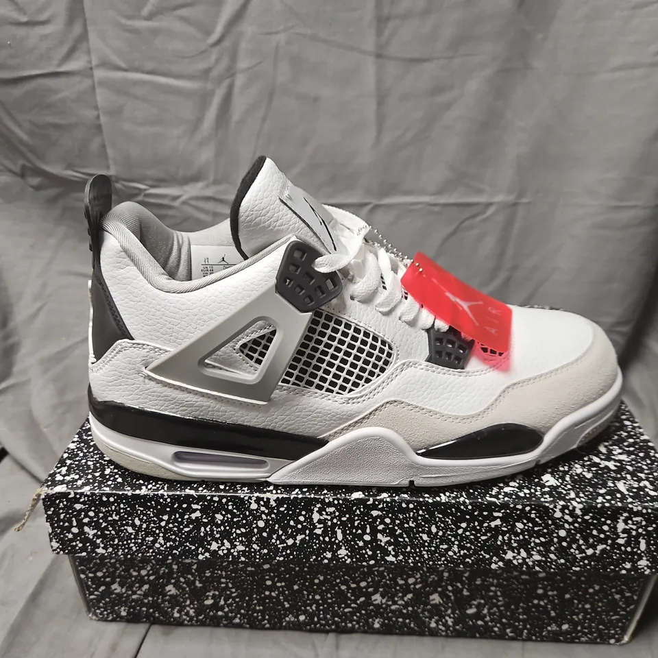 BOXED AIR JORDAN 4 RETRO SNEAKERS – WHITE/GREY, UK 10