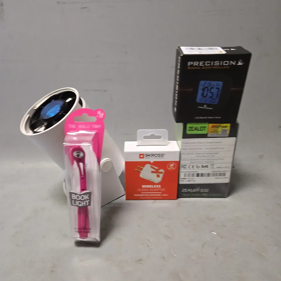TOTE OF APPROXIMATELY 7 ASSORTED ITEMS TO INCLUDE - BOOK LIGHT , WIRELESS AUDIO ADAPTER , PRECISION ALARM CLOCK ETC