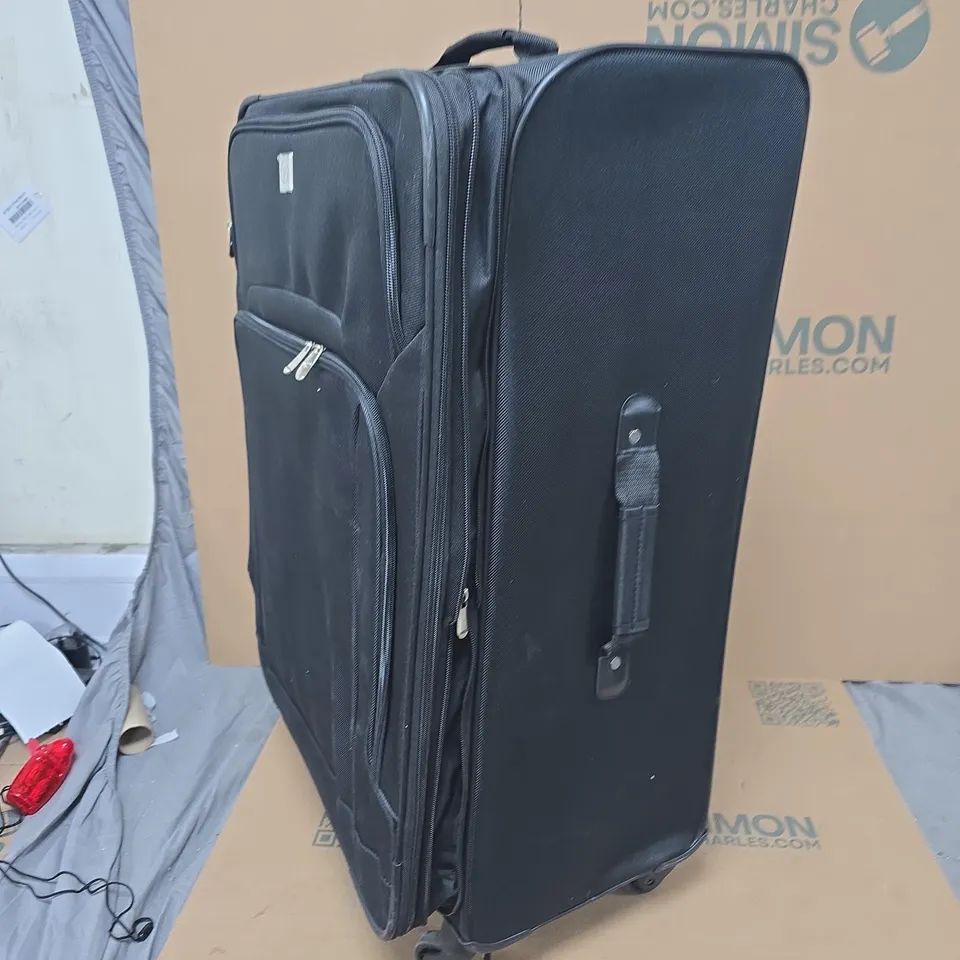 BLACK WHEELED TRAVEL SUITCASE WITH FRONT POCKET 