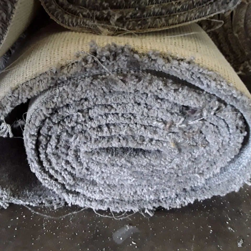 ROLL OF QUALITY GREY CARPET