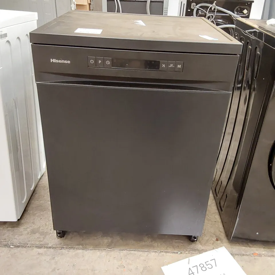HISENSE HS622E90BUK FREESTANDING STANDARD DISHWASHER 85CM HIGH - E RATED, BLACK, 24 X 23 X 33 INCHES (L X W X H) [ENERGY CLASS E]