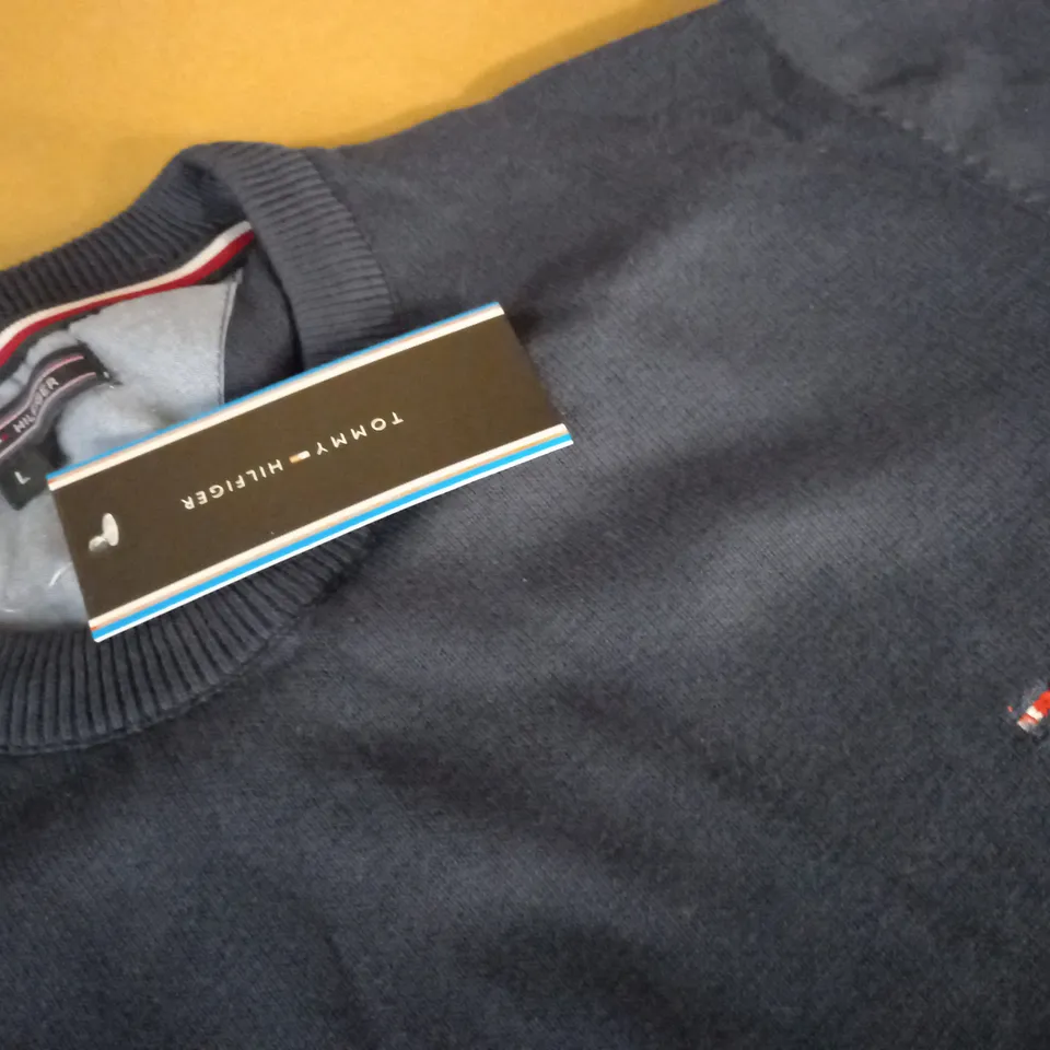TOMMY HILFIGER NAVY KNIT CREW JUMPER - L
