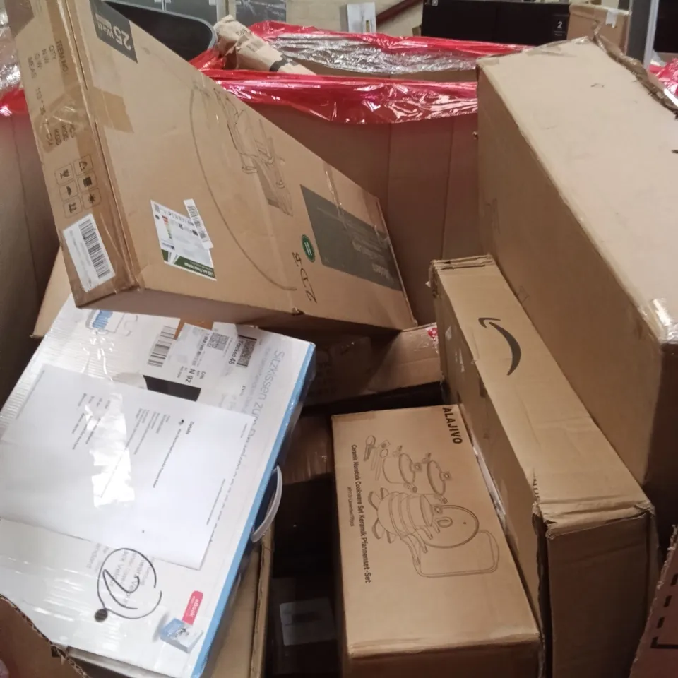 PALLET OF ASSORTED HOUSEHOLD GOODS AND PRODUCTS TO INCLUDE;MODERN LED ARC FLOOR LAMP,GEL SEAT CUSHIONS FOR PRESSURE RELIEF, CERAMIC COOK WEAR SET