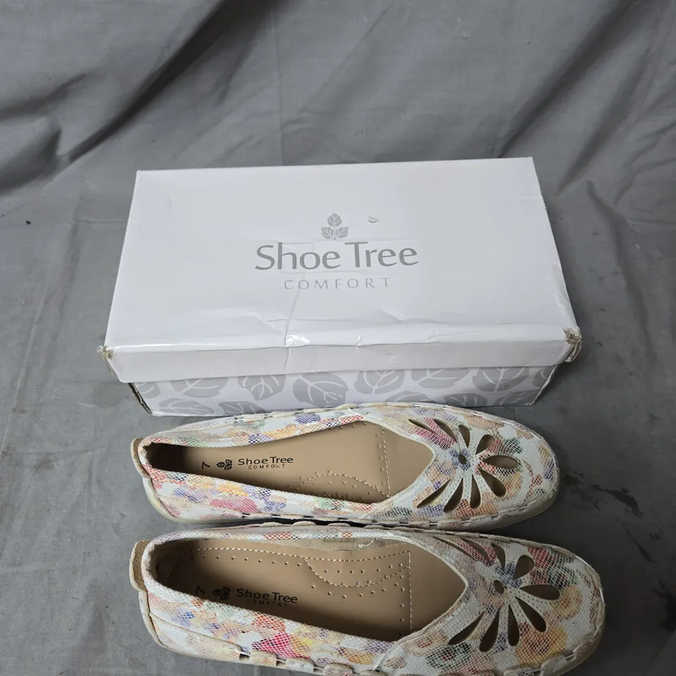 SHOE TREE COMFORT FLORAL SLIP-ON SHOES – UK 7