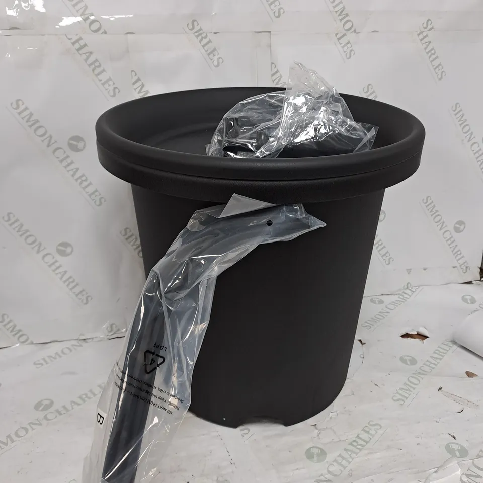 CASA FLORA TRELLIS PLANTER (BLACK 150cm)