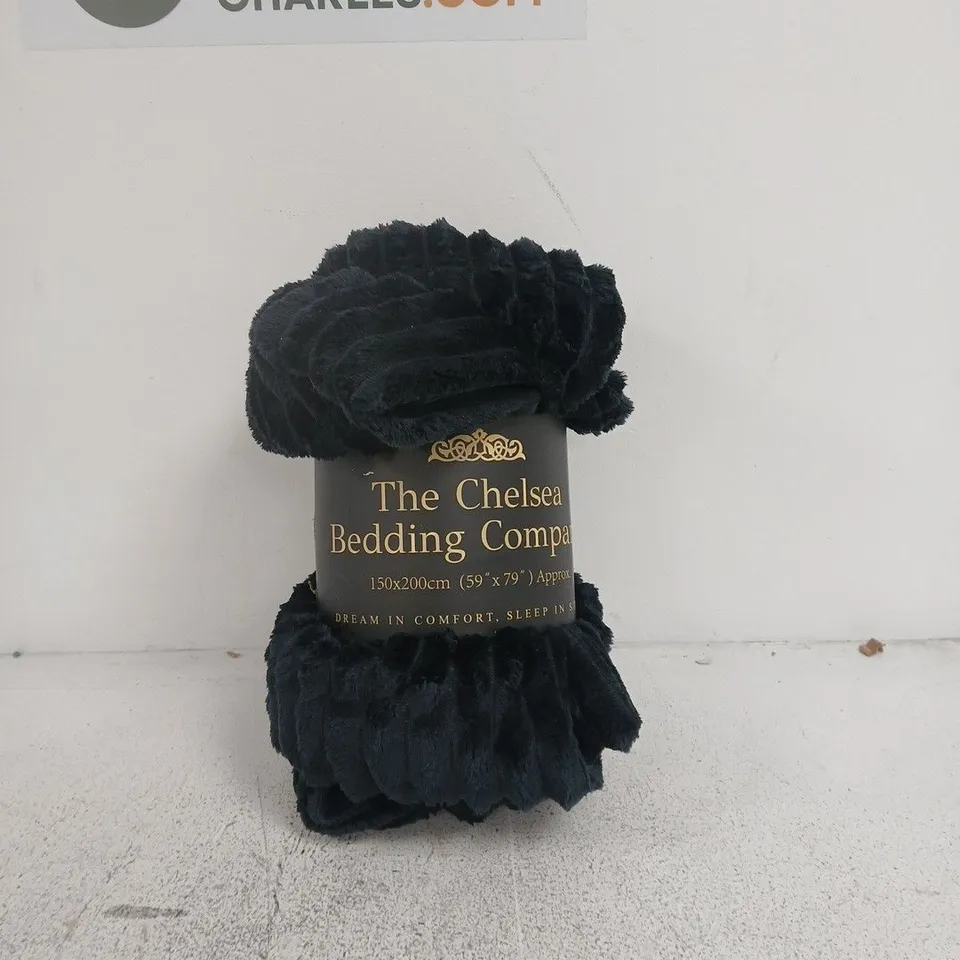 THE CHELSEA BEDDING COMPANY 150 X 200CM APPROX JACQUARD RIBBED THROW