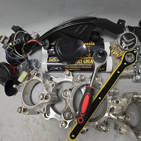 APPROXIMATELY 10 ASSORTED CAR ACCESSORIES TO INCLUDE TOOLS, GREASE - ETC - COLELCTION ONLY