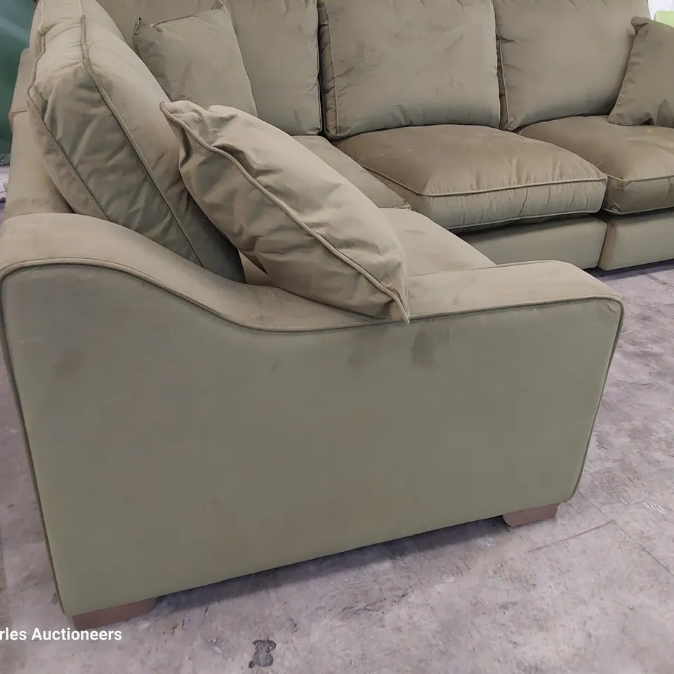QUALITY BRITISH DESIGNER LOUNGE Co. CORNER GROUP PLUSH GREEN FABRIC 