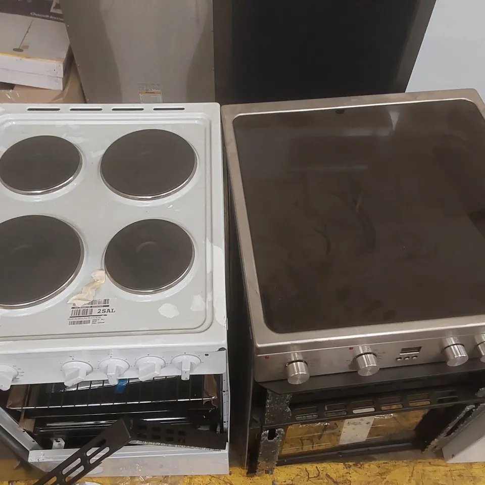 2x OVENS WITH DAMAGED FRONTS - SWAN AND HISENSE 