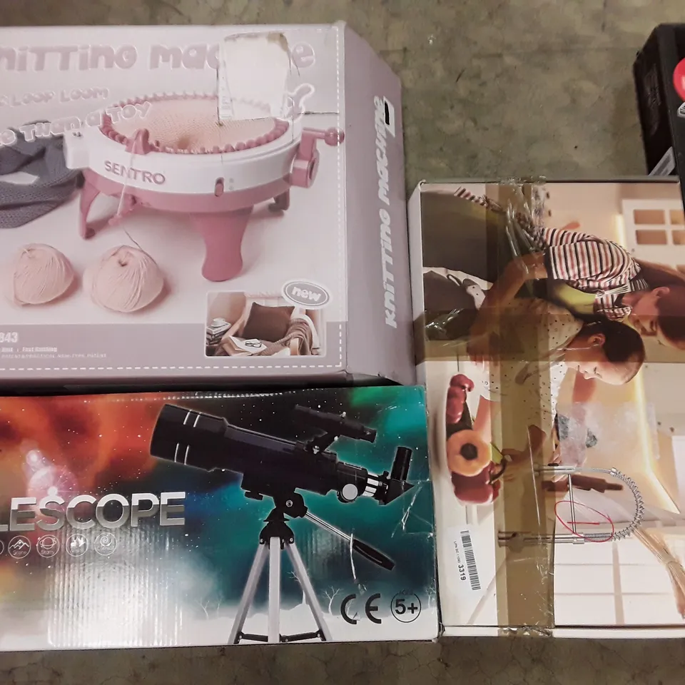 PALLET OF ASSORTED HOUSEHOLD ITEMS TO INCLUDE MULTIPLE SHOWER MIXER, KIDS TELESCOPE, PULL UP BAR AND WINDOW BLINDS