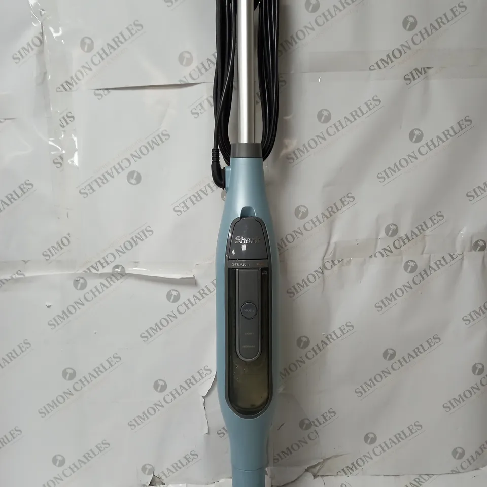 SHARK STEM & SCRUB - AUTOMATIC STEAM MOP