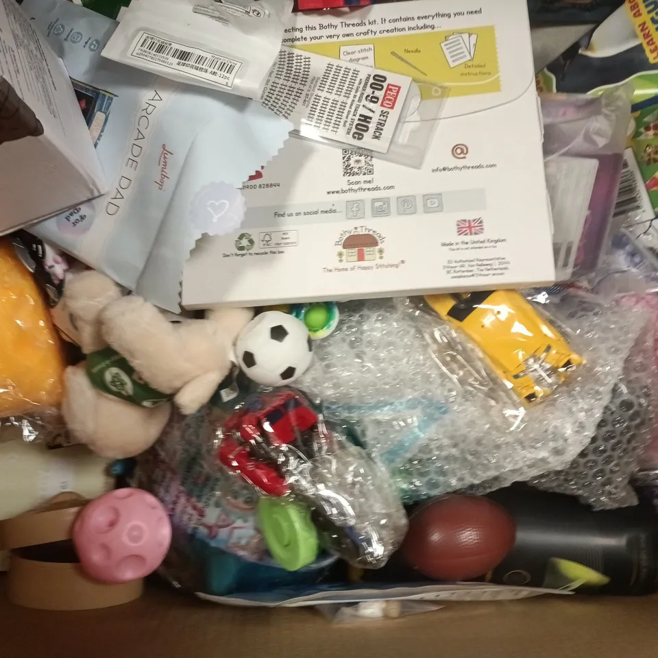 BOX OF APPROXIMATELY 30 ASSORTED TOYS AND GAMES TO INCLUDE X-SHOT, ETC