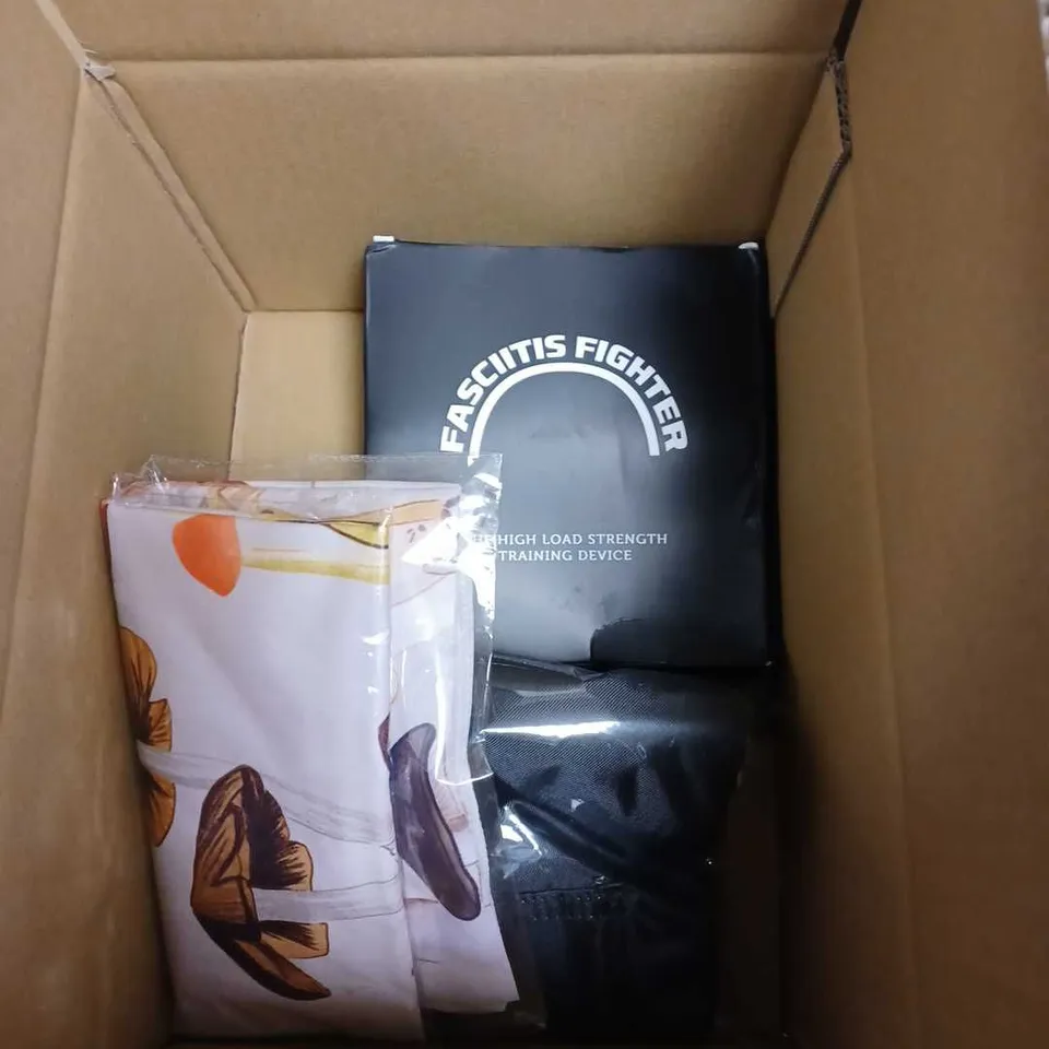 LOT OF APPROX 5 HOUSEHOLD ITEMS TO INCLUDE TWO AIR FIT MASKS , GTECH AIRAM , ETC