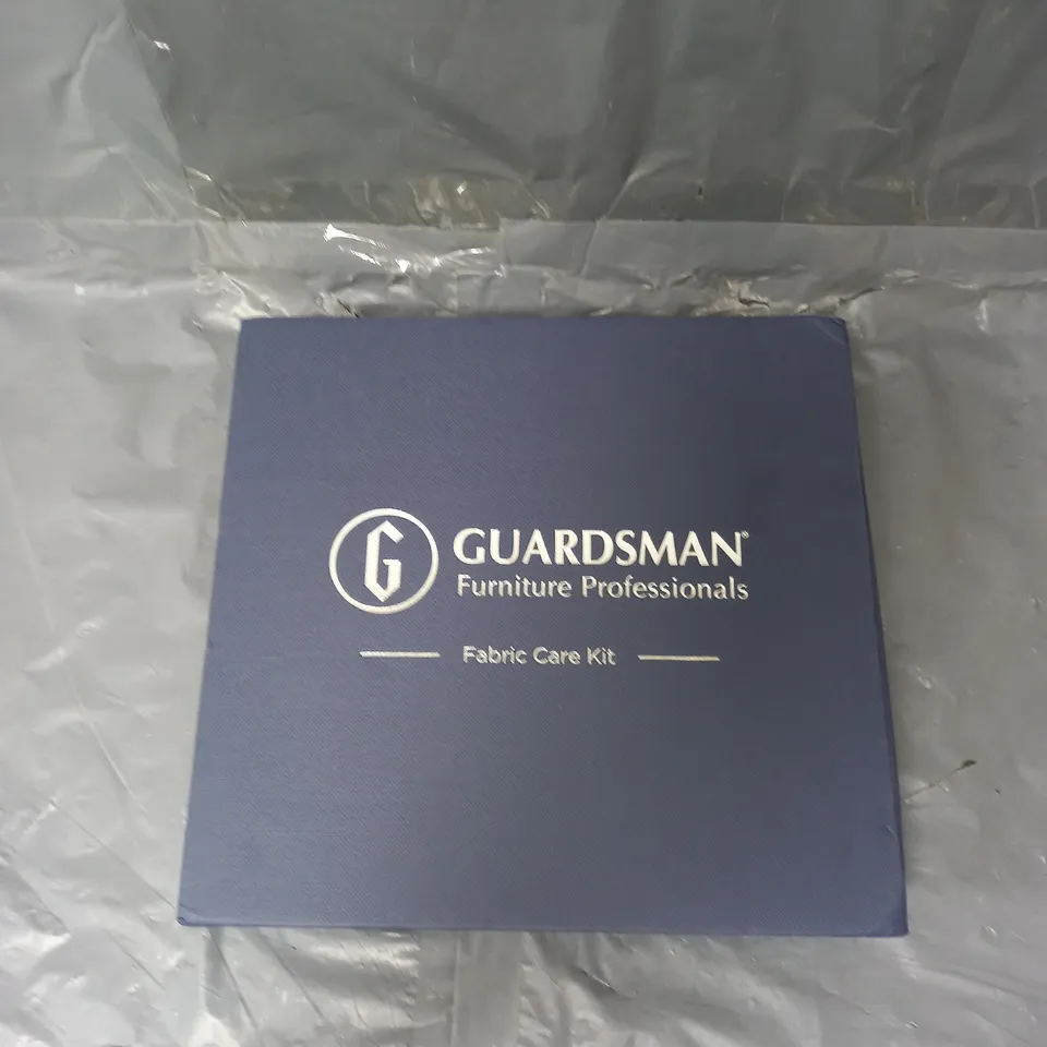 BOXED GUARDSMAN FABRIC CARE KIT