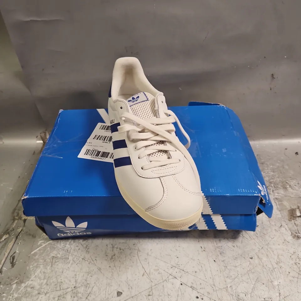 ADIDAS GAZELLE TRAINERS IN WHITE/BLUE SIZE 12