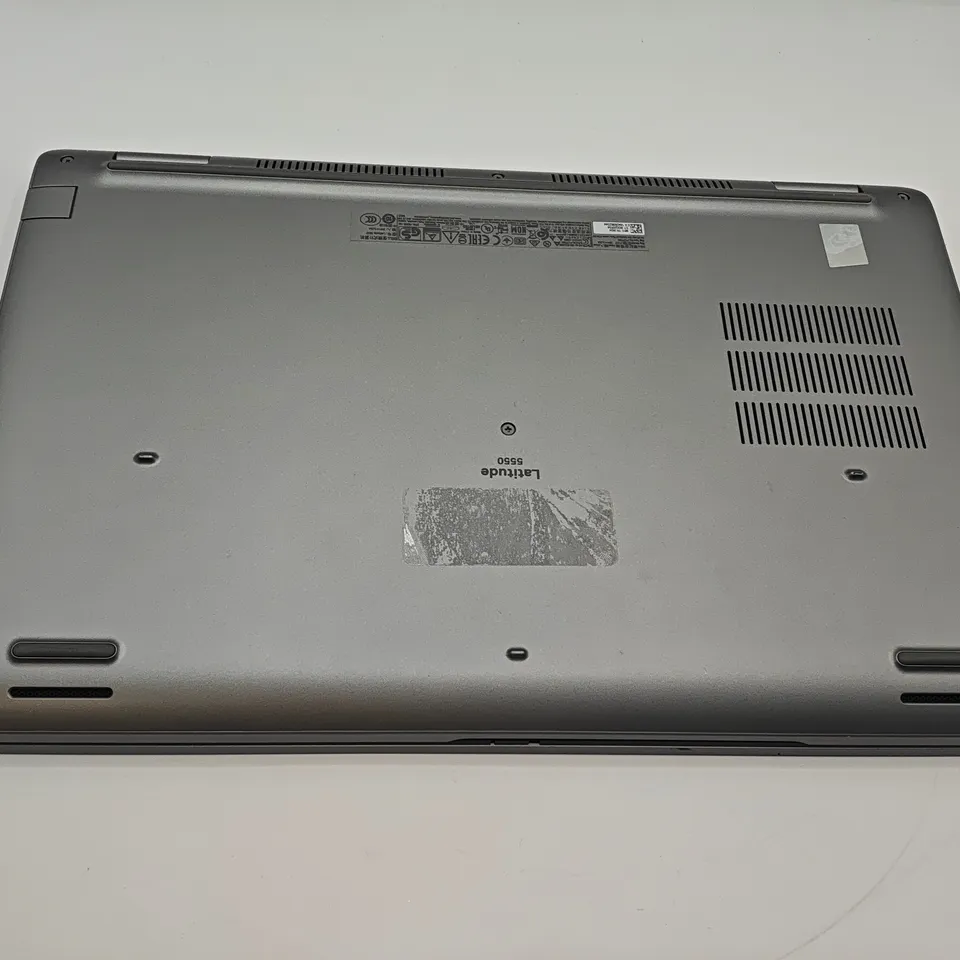 UNBOXED DELL LATITUDE 5550 INTEL VPRO 512GB LAPTOP IN SILVER - P127F
