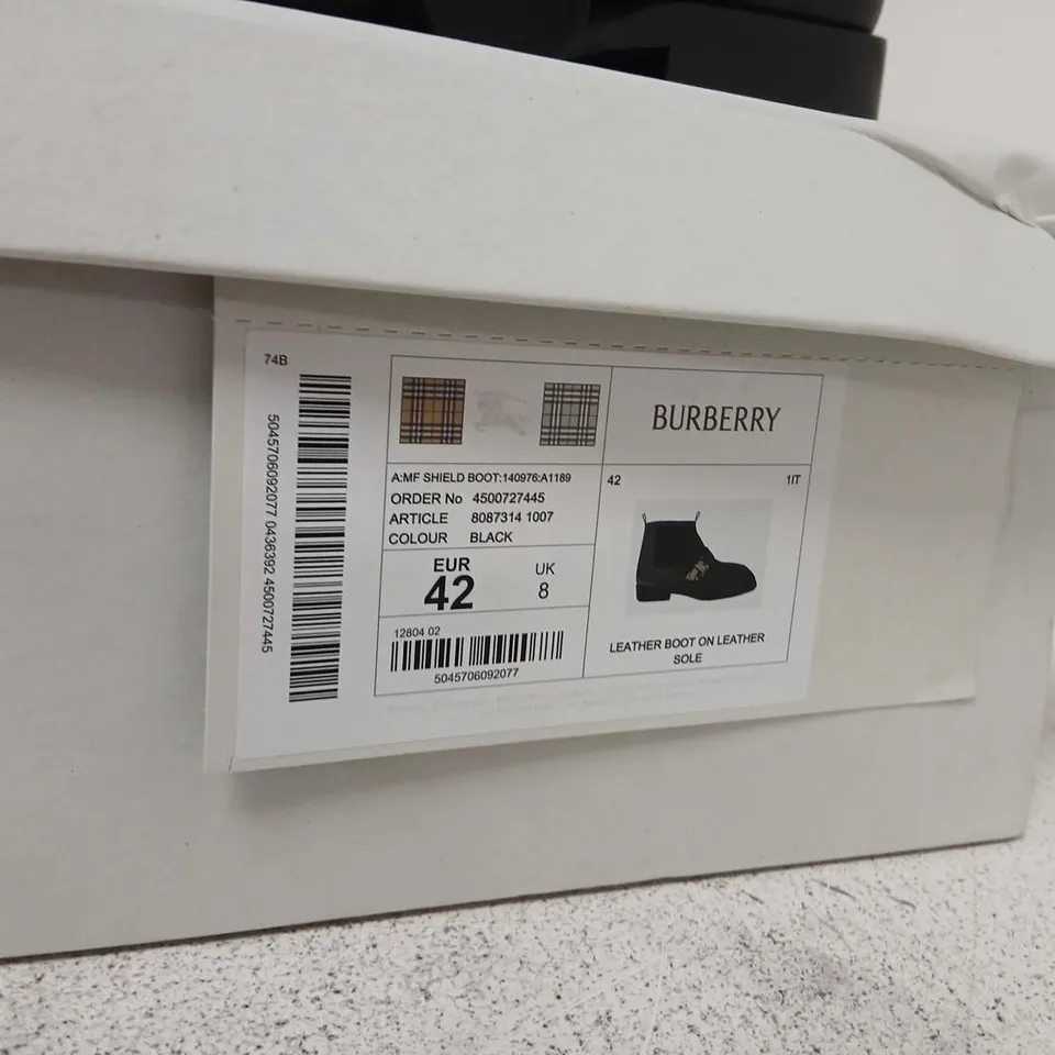 BURBERRY LEATHER CHELSEA BOOTS, BLACK, UK 8 (EU 42)