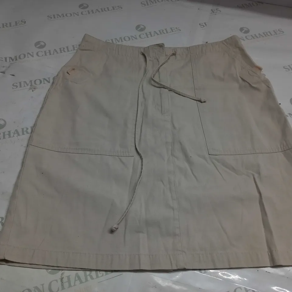 DOROTHY PERKINS SKIRTS IN BEIGE IN SIZE 12