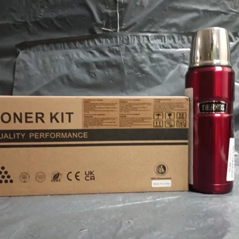 BOX OF APPROXIMATELY 10 ASSORTED HOUSEHOLD ITEMS TO INCLUDE THERMOS, TONER KIT, ETC