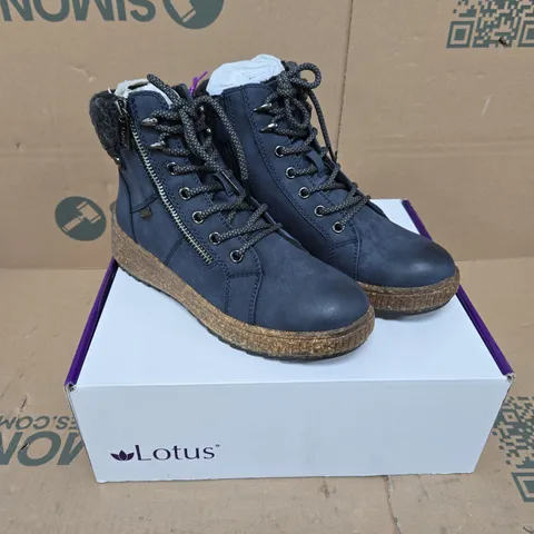 LOTUS WOMEN’S BLUE BOOTS – 4