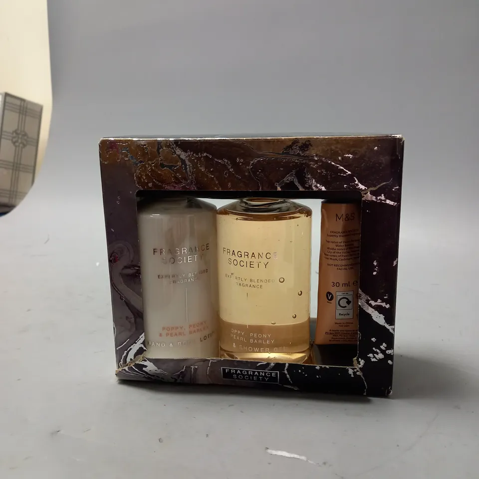 BOXED FRAGRANCE SOCIETY BATH AND BODY TRIO