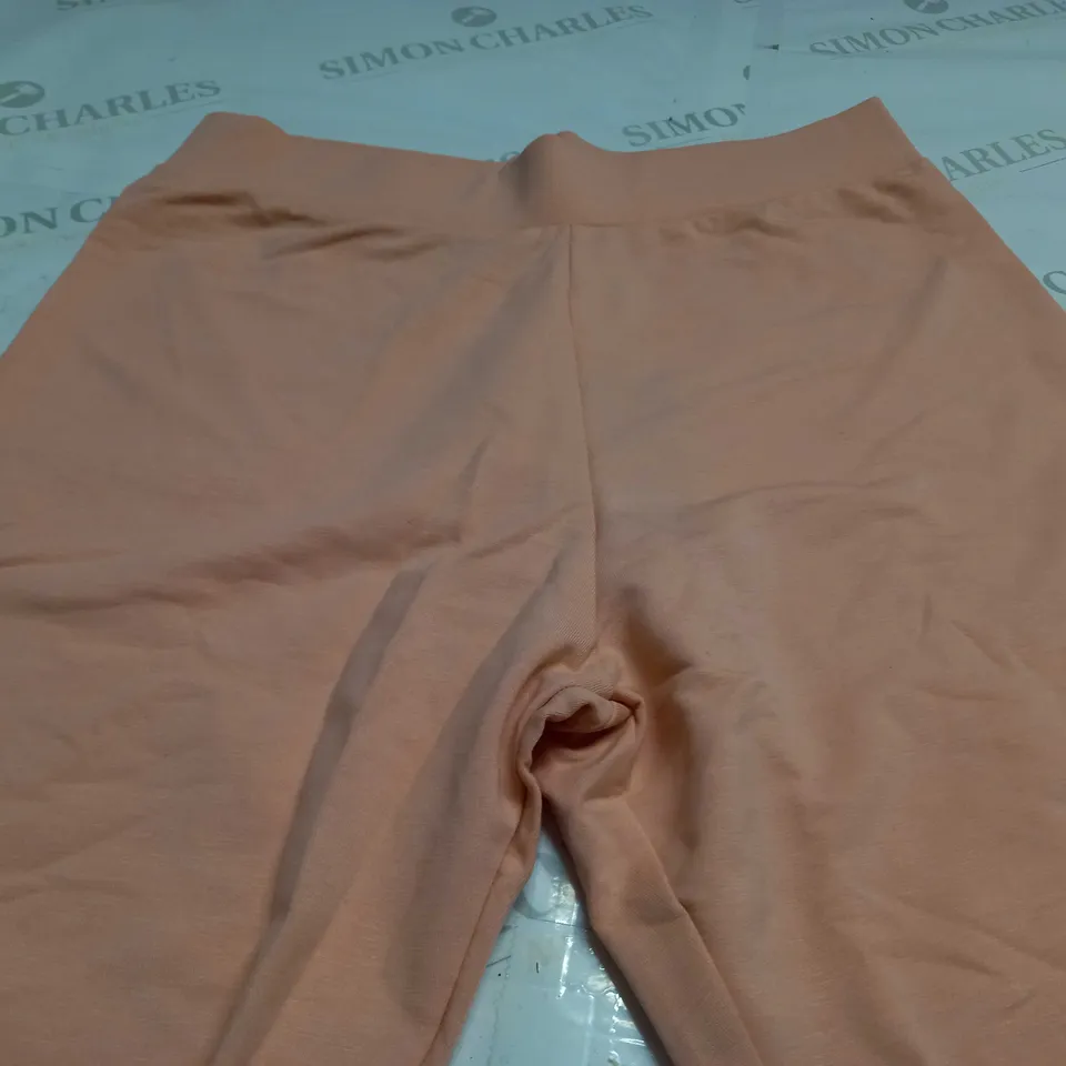 GYMKING LINEAR SHORTS IN CORAL ALMOND - UK 12