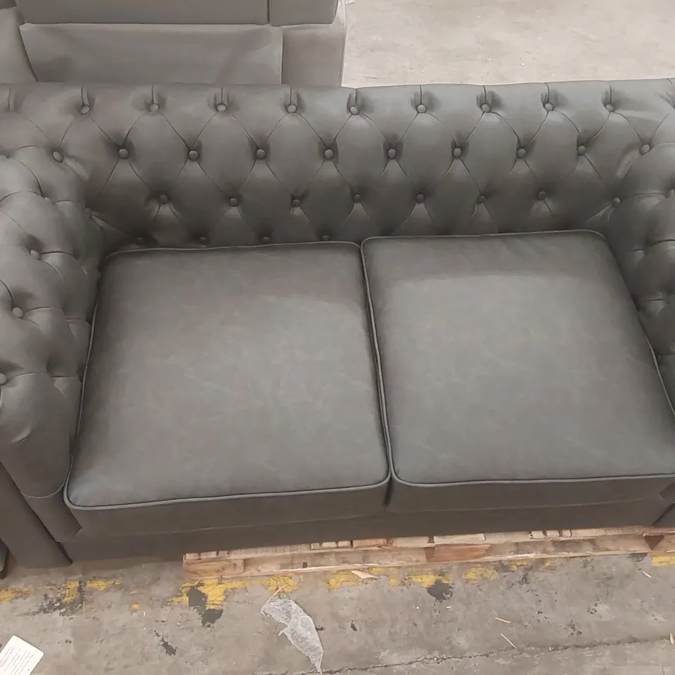 QUALITY DESIGNER 2-SEATER FAUX LEATHER UPHOLSTERED CHESTERFIELD SOFA