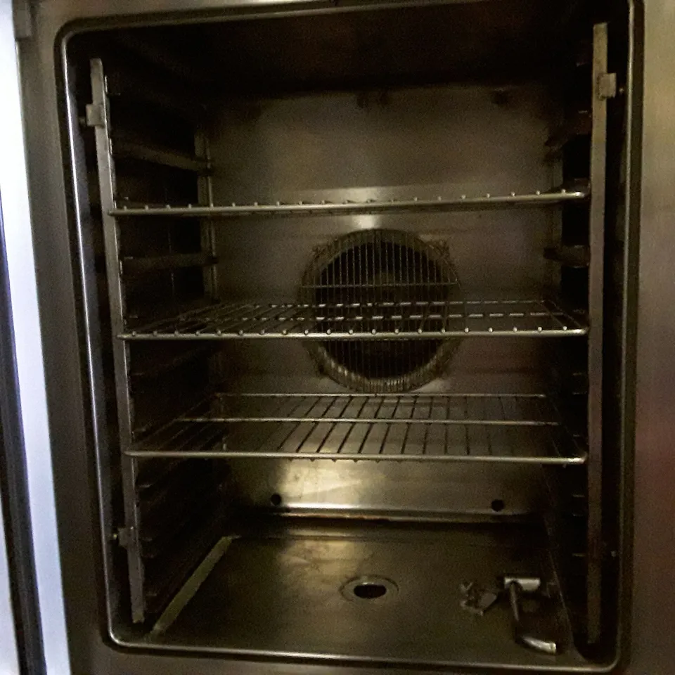 LAINOX COMBI OVEN 