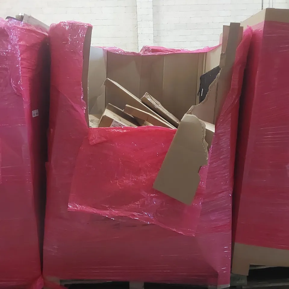 PALLET OF ASSORTED ITEMS INCLUDING: TELESCOPIC LADDERS, STEP LADDER, GARDENING SHEERS, WALL MOUNTED HAND RAIL ECT