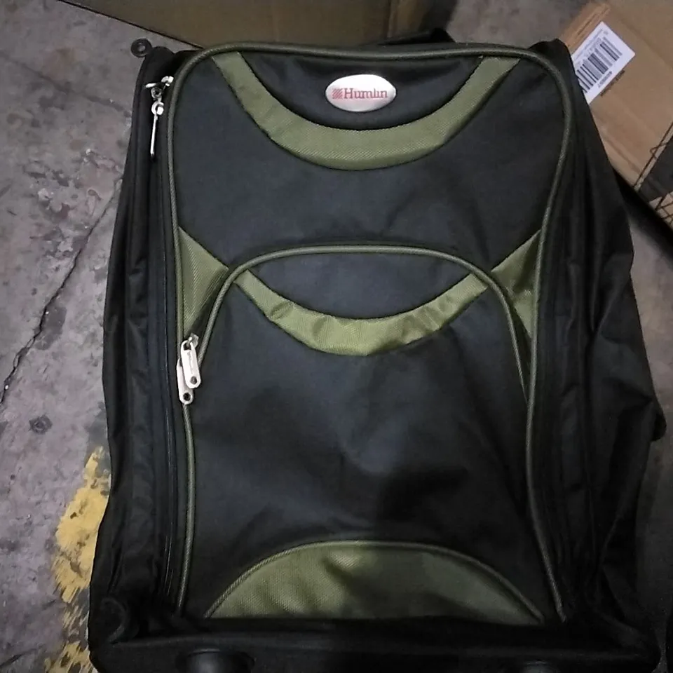 SLEEVED CABIN BAG BLACK AND GREEN