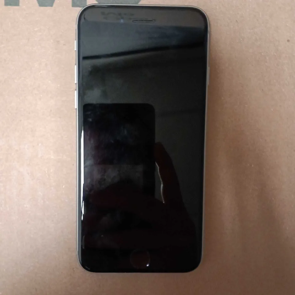 APPLE IPHONE 6s (A1688)