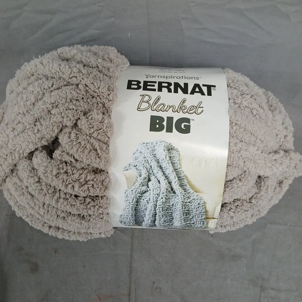 BERNAT BLANKET BIG YARN 