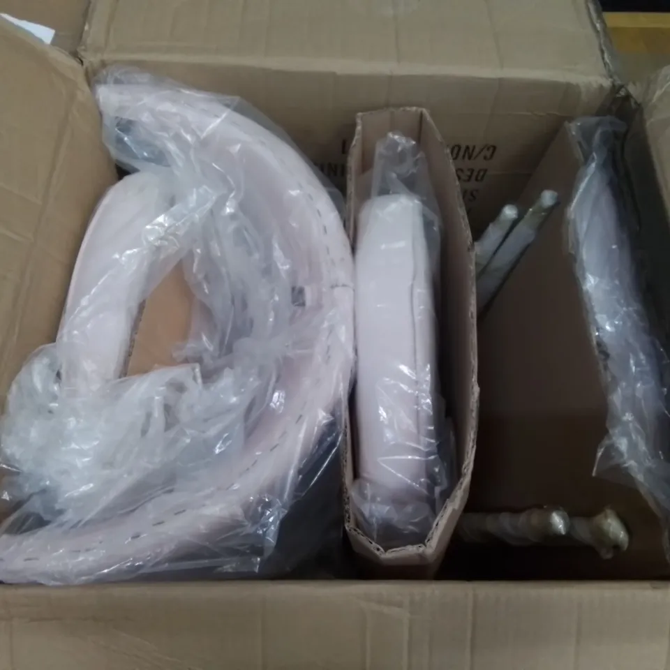 BOXED DINING CHAIR IN PINK