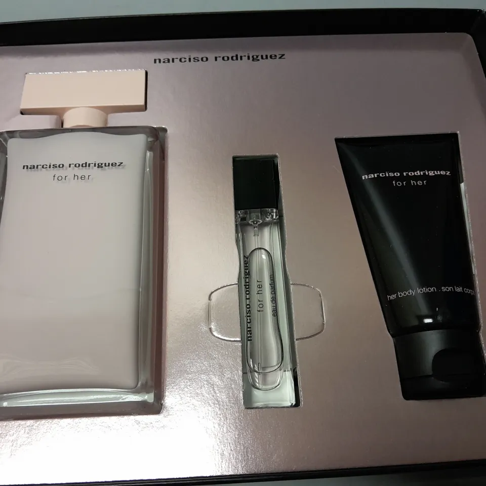 BOXED NARCISO RODRIGUEZ FOR HER EAU DE PARFUM 3-PIECE SET