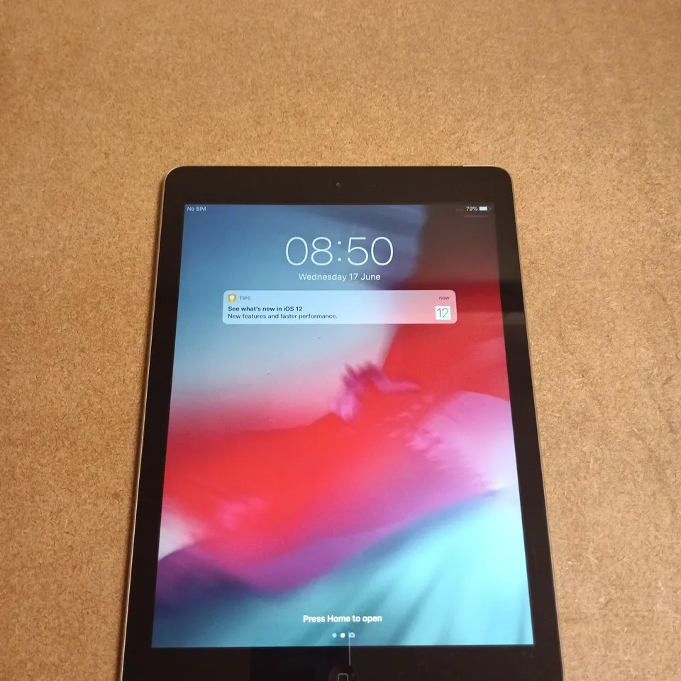 APPLE IPAD AIR 9.7-INCH CELLULAR 16GB SPACE GREY