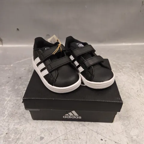 BOXED PAIR OF TODDLERS ADIDAS GRAND COURT TRAINERS - 3K