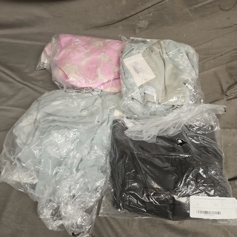 APPROXIMATELY 20 ASSORTED CLOTHING ITEMS IN VARIOUS STYLES AND SIZES 