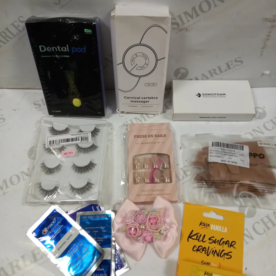 BOX OF APPROXIMATELY 15 ASSORTED HEALTH & BEAUTY PRODUCTS TO INCLUDE CERVICAL MASSAGER, TEETH WHITENING STRIPS, ARTHRITIS GLOVES ETC