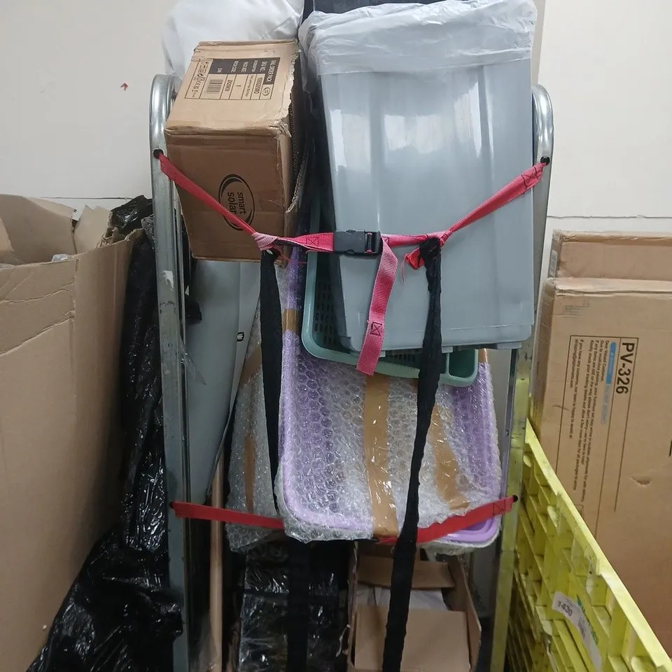 CAGE OF APPROXIMATELY 10 ASSORTED ITEMS INCLUDING SMART SOLAR VIVA LANTERNS, A PILLOW AND SMART SOLAR BLINKIN KOALA