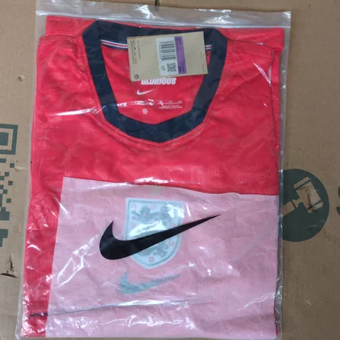 BAGGED NIKE ENGLAND FOOTBALL JERSEY IN RED SIZE 2XL