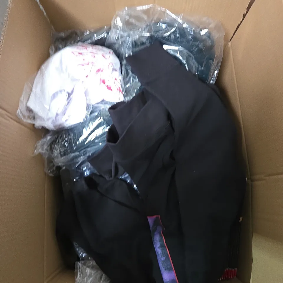 LARGE BOX OF ASSORTED CLOTHING ITEMS IN VARIOUS SIZES, STYLES AND COLOUR 