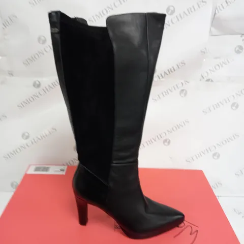 BOXED PAIR OF RUTH LANGSFORD RLLONGBOOTS BLACK LEATHER SIZE 4