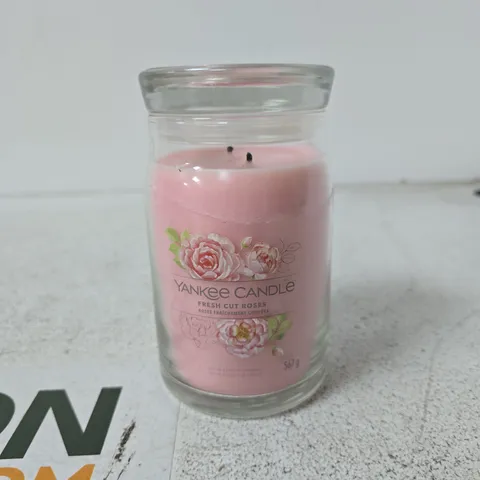 YANKEE CANDLE FRESH CUT ROSES SCENTED JAR CANDLE – 567 G