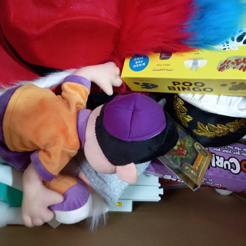 BOX OF APPROXIMATELY 15 ASSORTED TOYS AND GAMES TO INCLUDE SMART BALL, RETRO DRINKING BIRD, PIPE CLEANERS, ETC