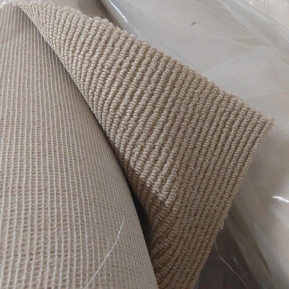 ROLL OF QUALITY DESIGNER STYLE RIB CARAMEL CARPET - APPROXIMATELY 5.2 x 4m