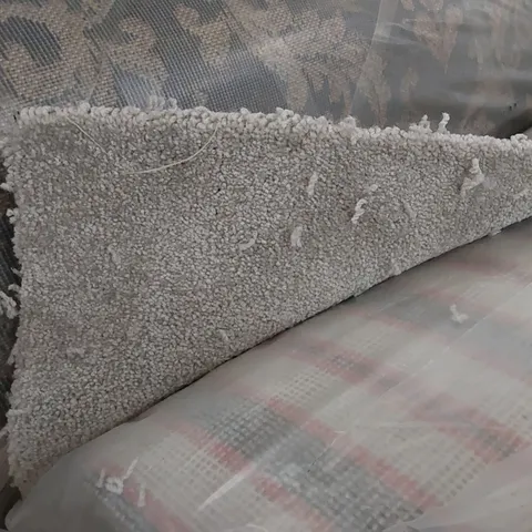 ROLL OF QUALITY HAMPTON ELITE MORNING SONG CARPET // SIZE: APPROXIMATELY 4 X 7m