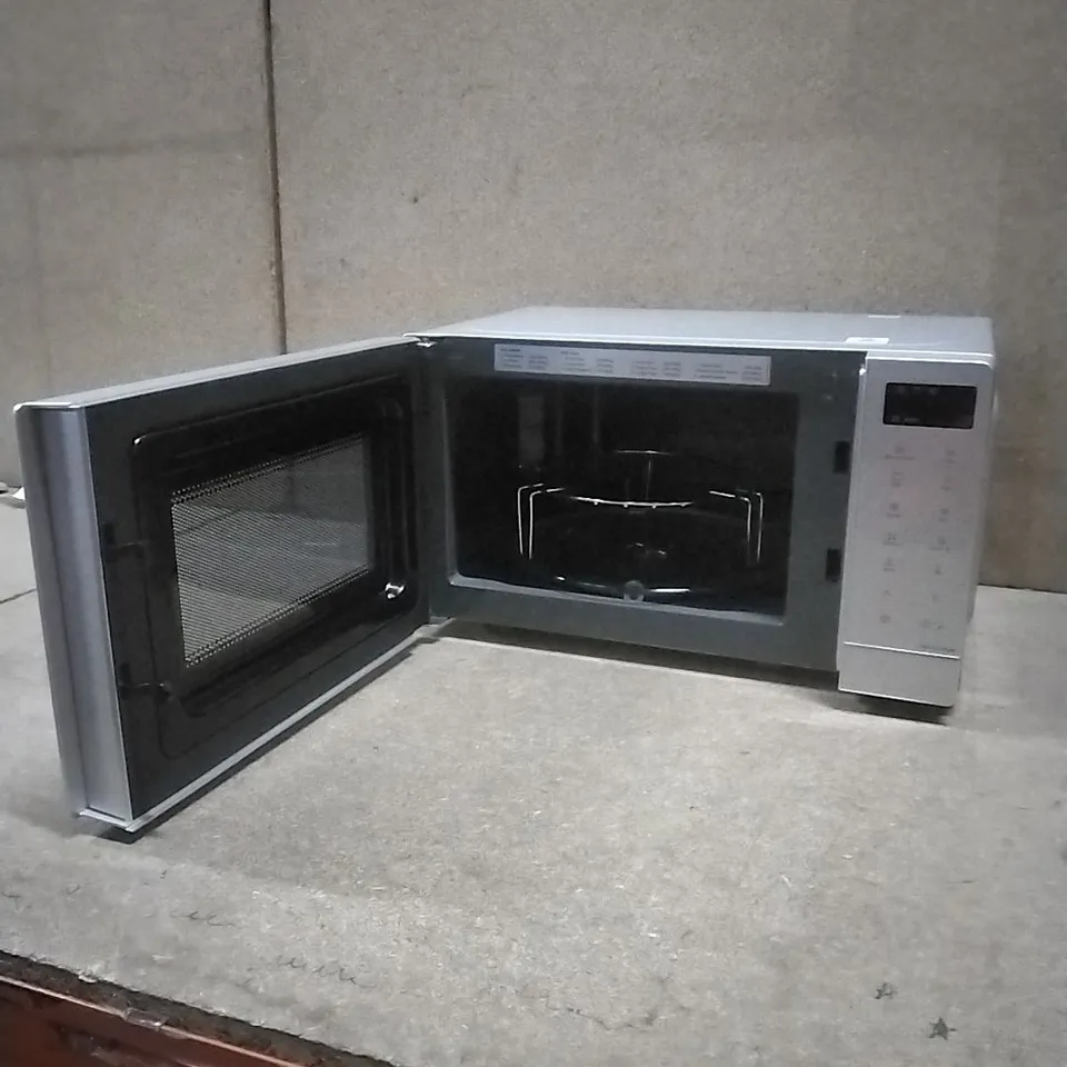 BOXED PANASONIC 20L COMPACT MICROWAVE OVEN, MODEL NN-GT23QMBPQ